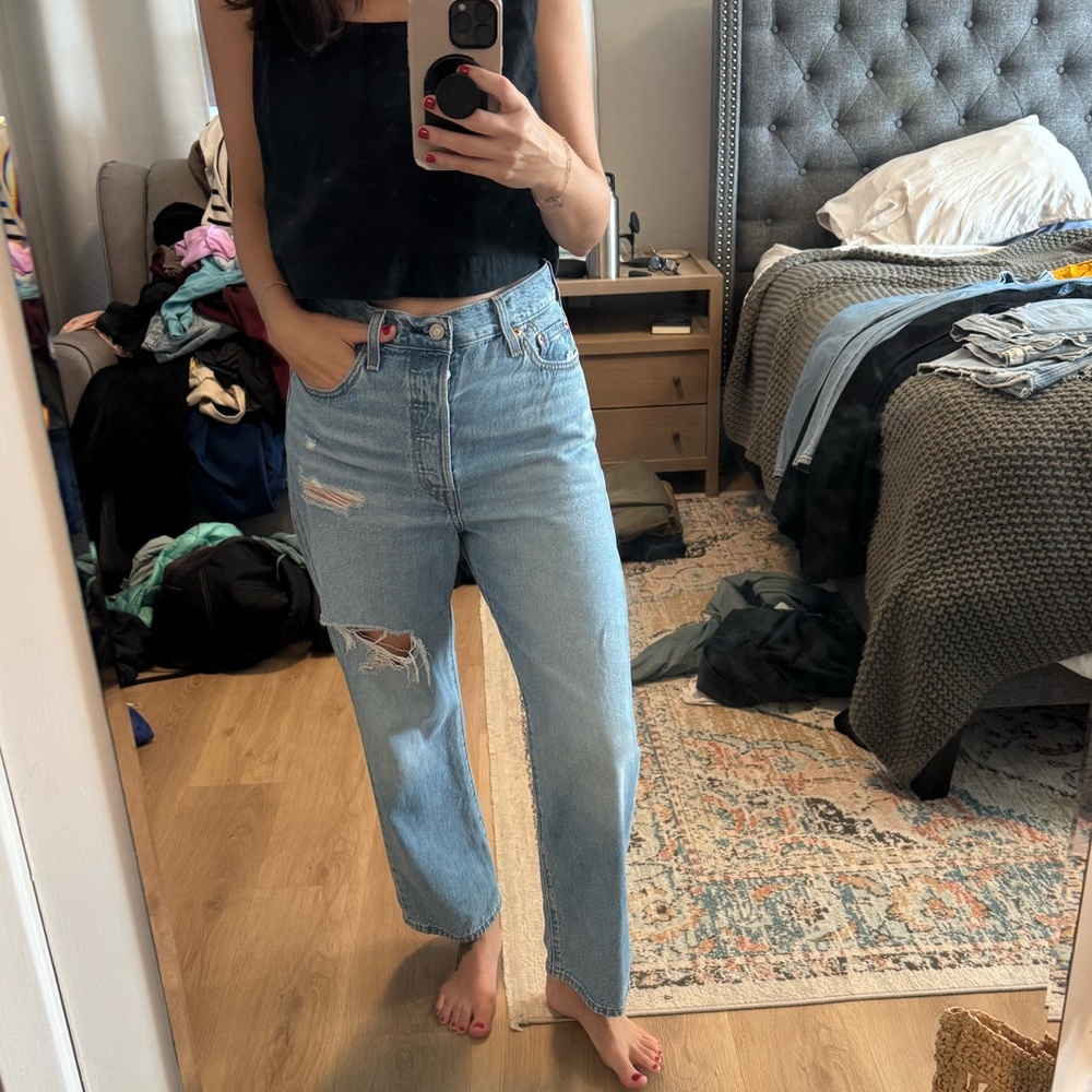 Women's Levi’s Ribcage straight ankle Light Blue Distressed Jeans